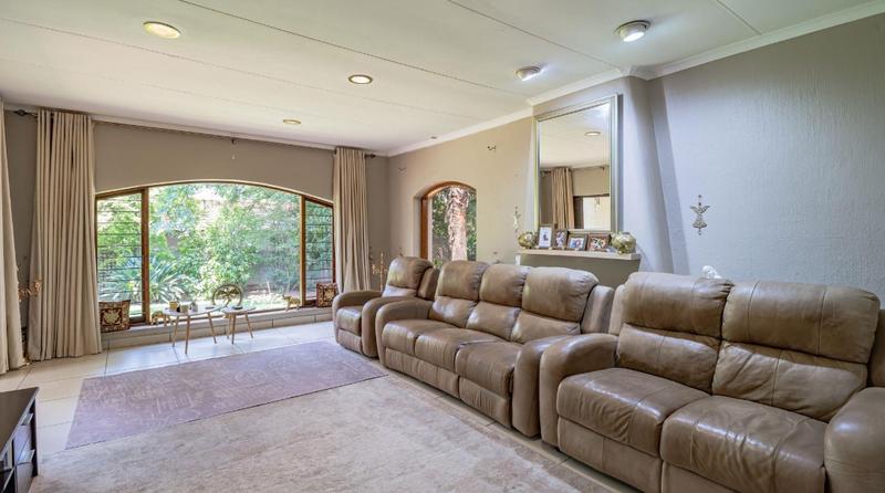 4 Bedroom Property for Sale in Northcliff Gauteng