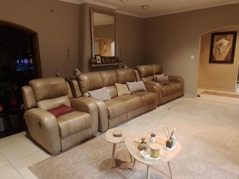 4 Bedroom Property for Sale in Northcliff Gauteng