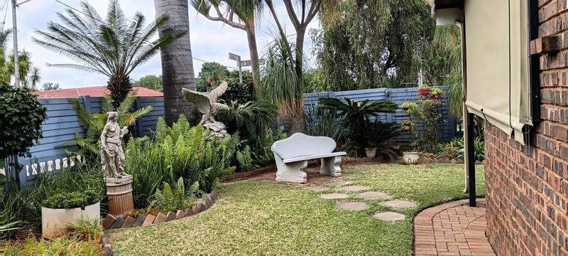 4 Bedroom Property for Sale in Dorandia Gauteng