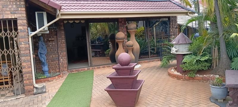 4 Bedroom Property for Sale in Dorandia Gauteng