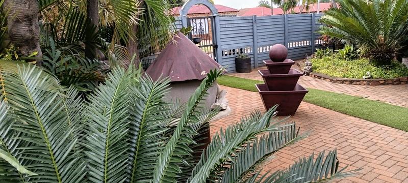 4 Bedroom Property for Sale in Dorandia Gauteng