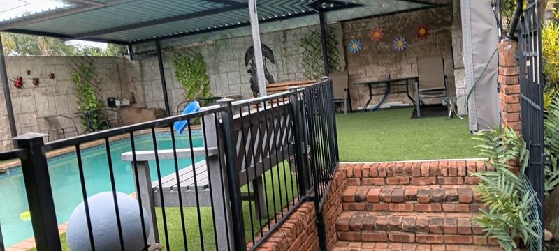 4 Bedroom Property for Sale in Dorandia Gauteng