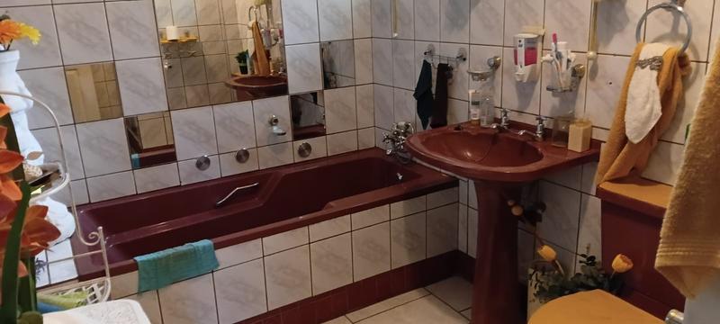 4 Bedroom Property for Sale in Dorandia Gauteng