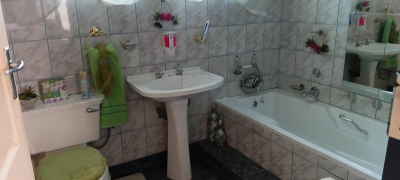 4 Bedroom Property for Sale in Dorandia Gauteng