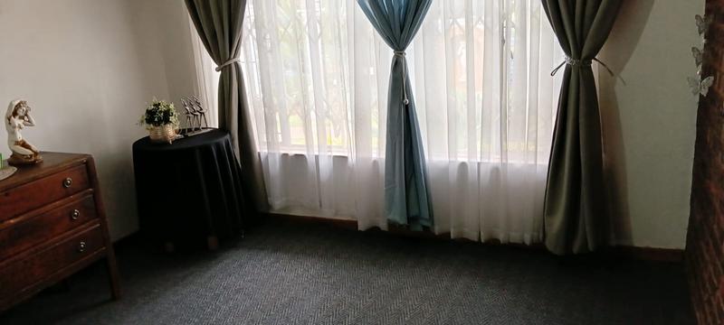 4 Bedroom Property for Sale in Dorandia Gauteng