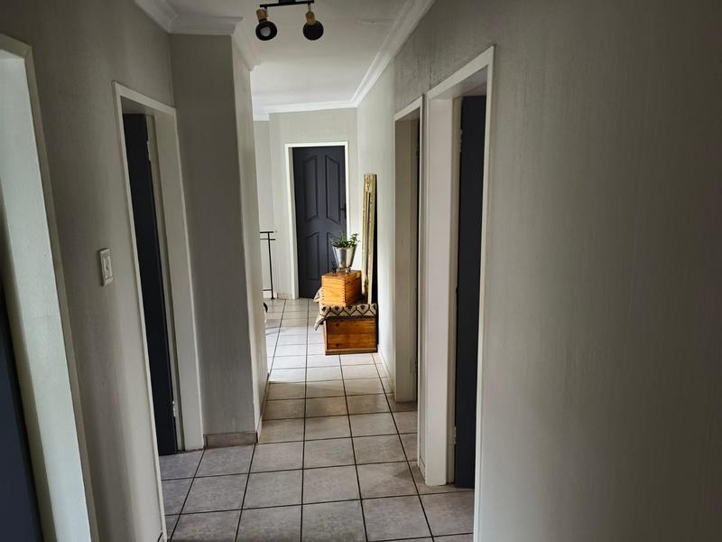4 Bedroom Property for Sale in Silver Lakes Gauteng