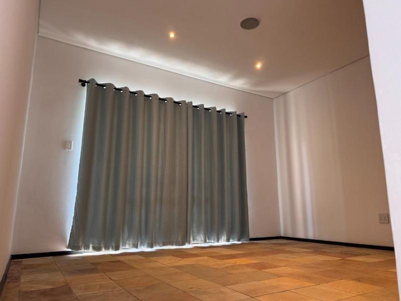 6 Bedroom Property for Sale in Dainfern Valley Gauteng