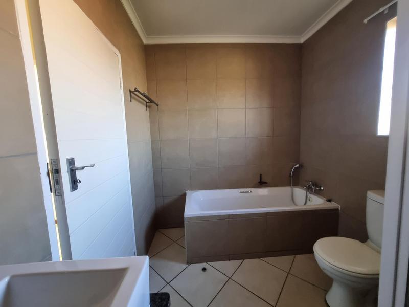 4 Bedroom Property for Sale in Mooikloof Ridge Gauteng