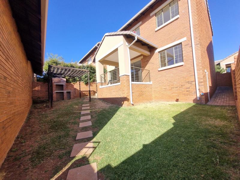 4 Bedroom Property for Sale in Mooikloof Ridge Gauteng