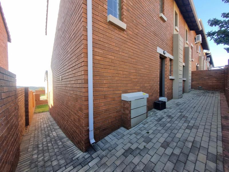 4 Bedroom Property for Sale in Mooikloof Ridge Gauteng