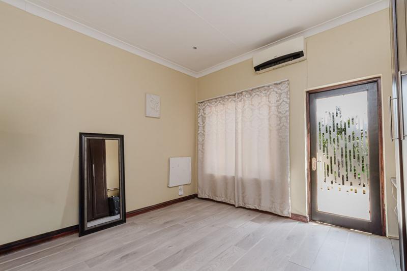 4 Bedroom Property for Sale in Blue Valley Golf Estate Gauteng