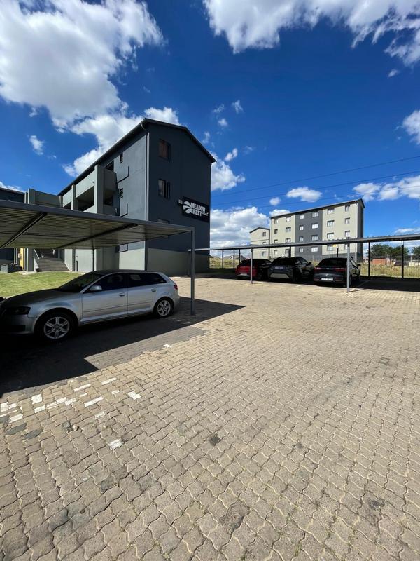 To Let 2 Bedroom Property for Rent in Fleurhof Gauteng