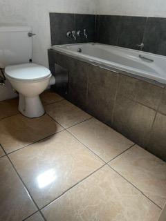 To Let 2 Bedroom Property for Rent in Fleurhof Gauteng