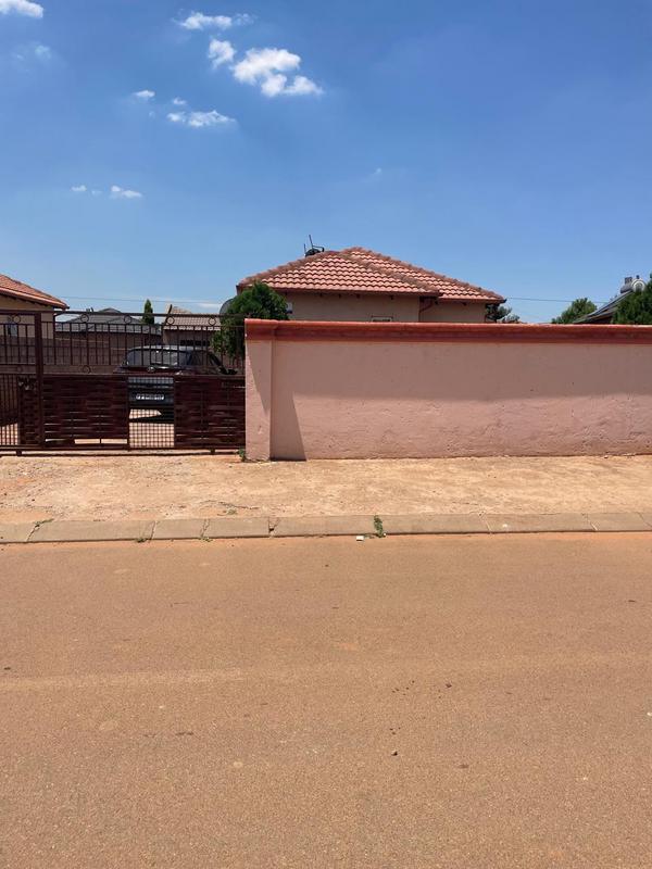 3 Bedroom Property for Sale in Lehae Gauteng