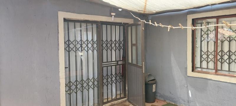 2 Bedroom Property for Sale in Lufhereng Gauteng