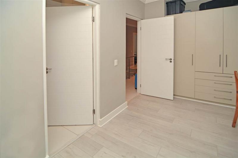 To Let 3 Bedroom Property for Rent in Bryanston Gauteng