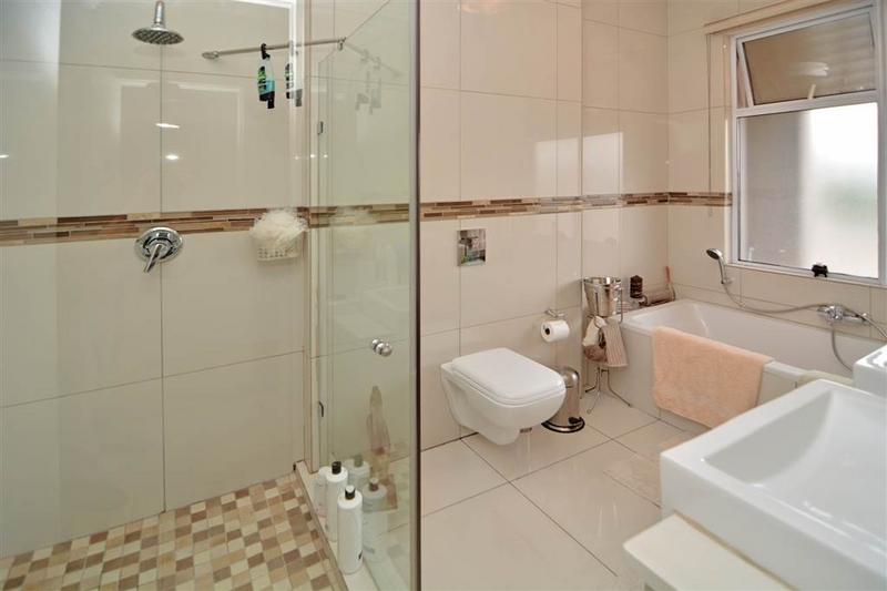 To Let 3 Bedroom Property for Rent in Bryanston Gauteng