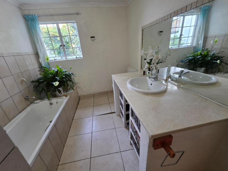 To Let 2 Bedroom Property for Rent in Bryanston Gauteng
