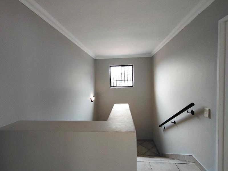 To Let 4 Bedroom Property for Rent in Waterkloof Ridge Gauteng