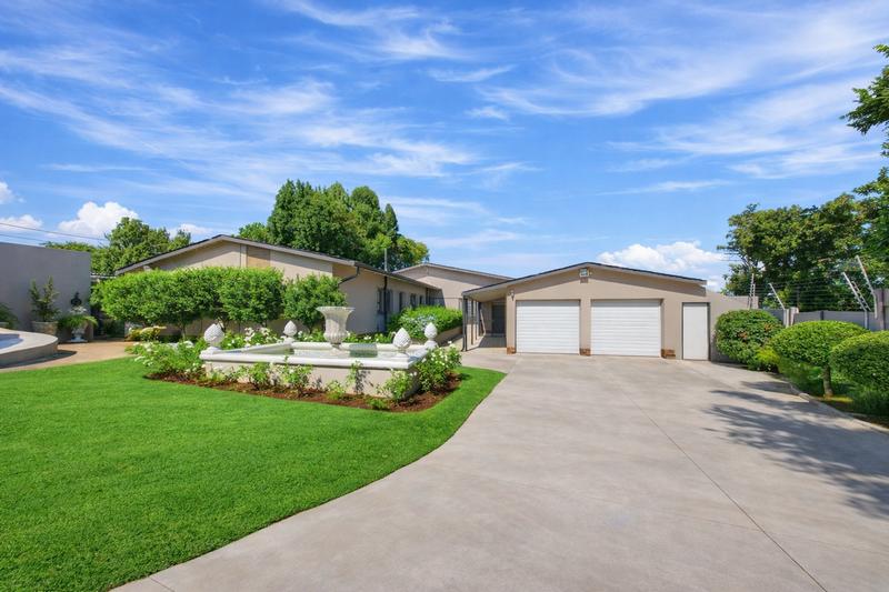 6 Bedroom Property for Sale in Lukasrand Gauteng