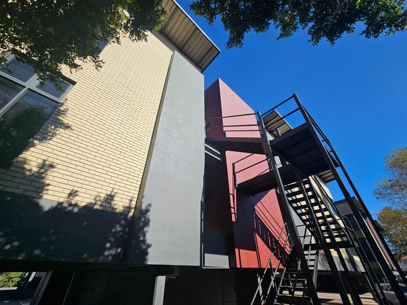 Commercial Property for Sale in Die Hoewes Gauteng