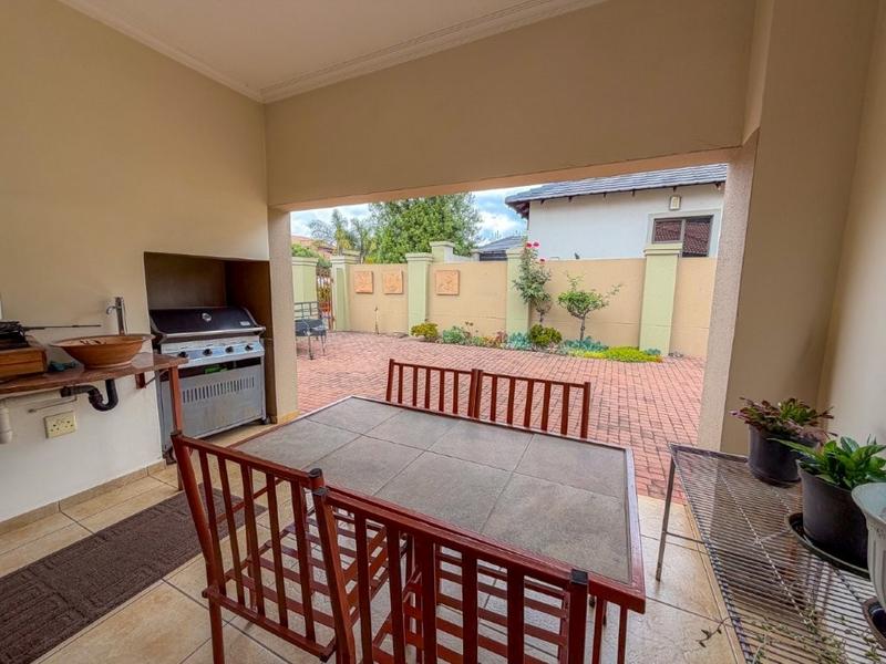 4 Bedroom Property for Sale in Midfield Estate Gauteng
