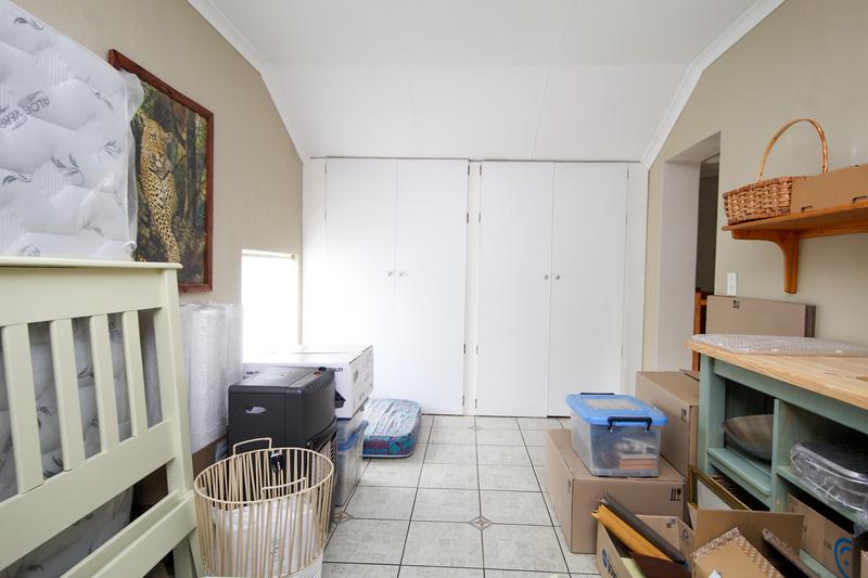 4 Bedroom Property for Sale in Rooihuiskraal North Gauteng