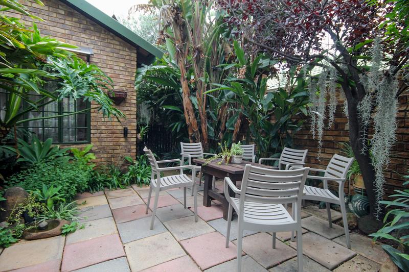 4 Bedroom Property for Sale in Rooihuiskraal North Gauteng