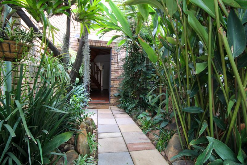 4 Bedroom Property for Sale in Rooihuiskraal North Gauteng