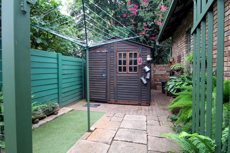 4 Bedroom Property for Sale in Rooihuiskraal North Gauteng