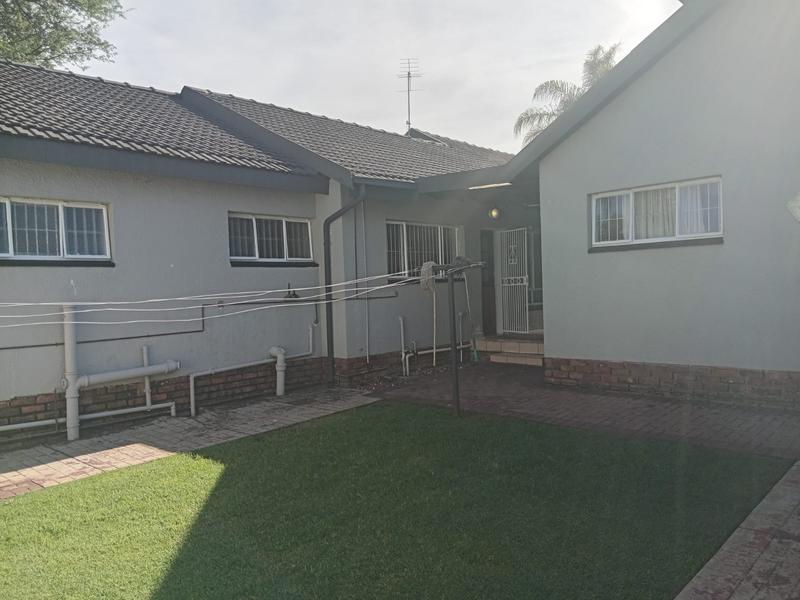 3 Bedroom Property for Sale in Wierda Park Gauteng