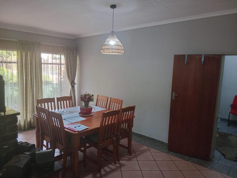 4 Bedroom Property for Sale in Wierda Park Gauteng