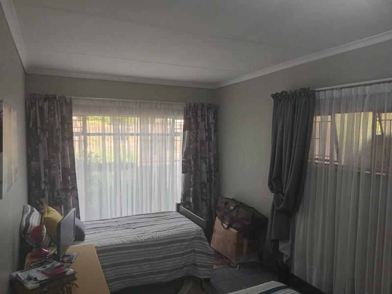 4 Bedroom Property for Sale in Wierda Park Gauteng