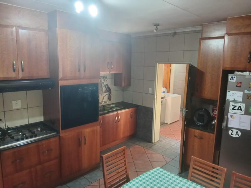 4 Bedroom Property for Sale in Wierda Park Gauteng