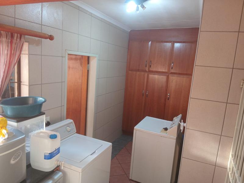 4 Bedroom Property for Sale in Wierda Park Gauteng