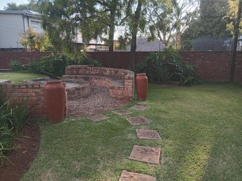 4 Bedroom Property for Sale in Wierda Park Gauteng
