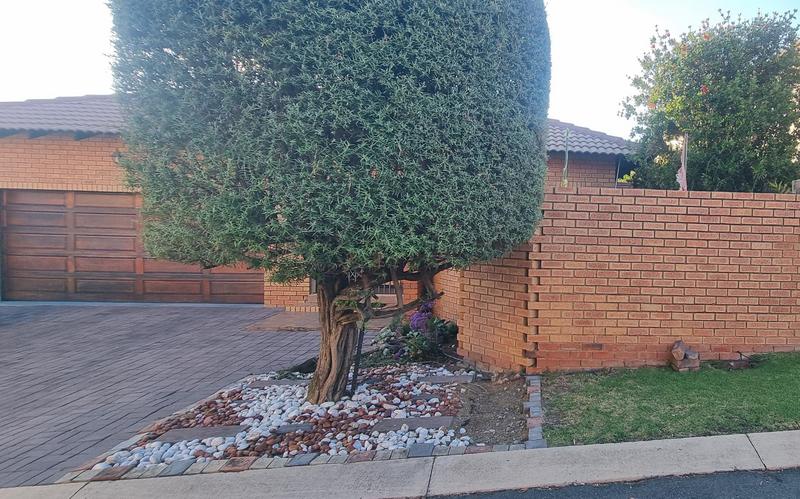 4 Bedroom Property for Sale in Amberfield Gauteng