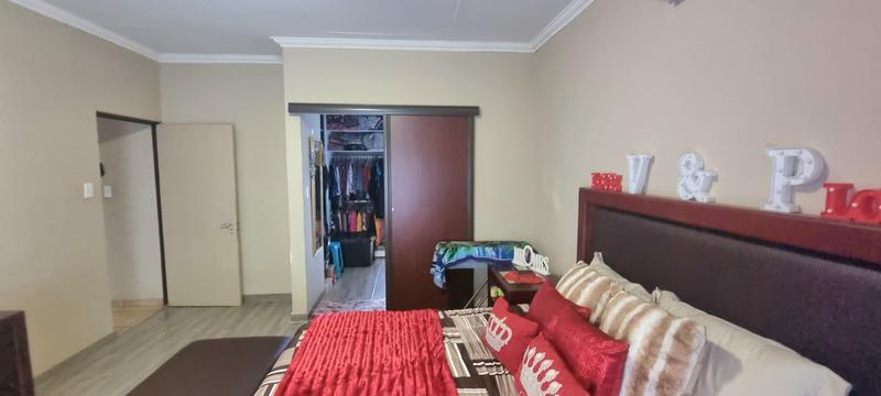 4 Bedroom Property for Sale in Amberfield Gauteng