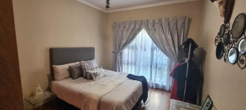 4 Bedroom Property for Sale in Amberfield Gauteng