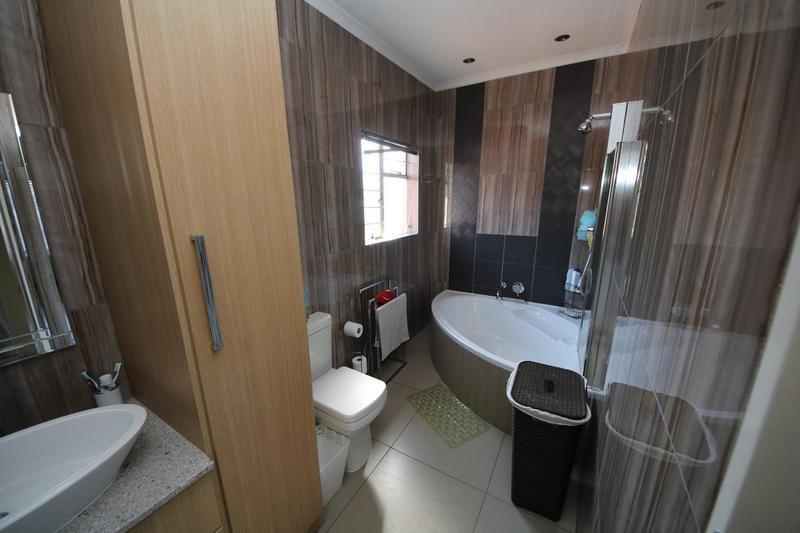 3 Bedroom Property for Sale in River Club Gauteng