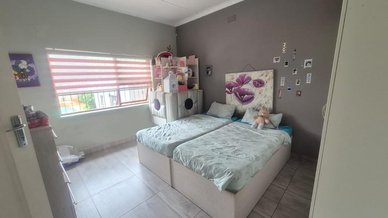 5 Bedroom Property for Sale in Florida Gauteng