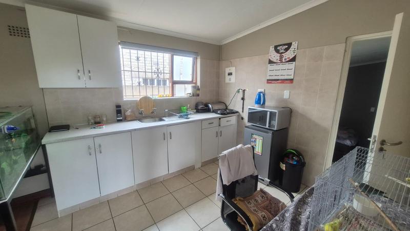 5 Bedroom Property for Sale in Florida Gauteng