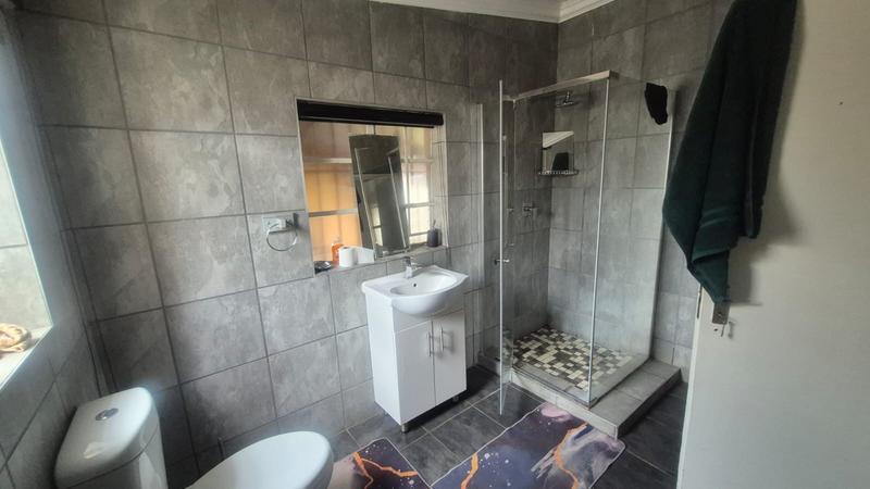 5 Bedroom Property for Sale in Florida Gauteng