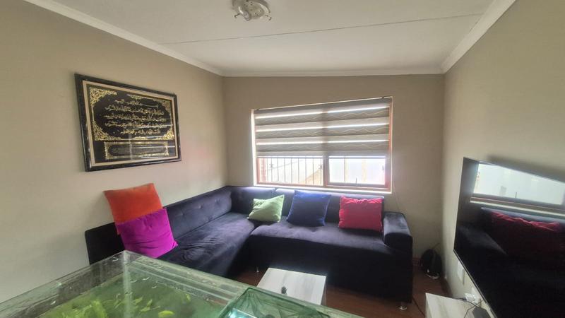 5 Bedroom Property for Sale in Florida Gauteng