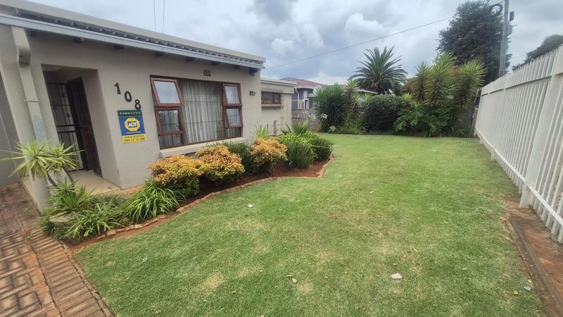 5 Bedroom Property for Sale in Florida Gauteng