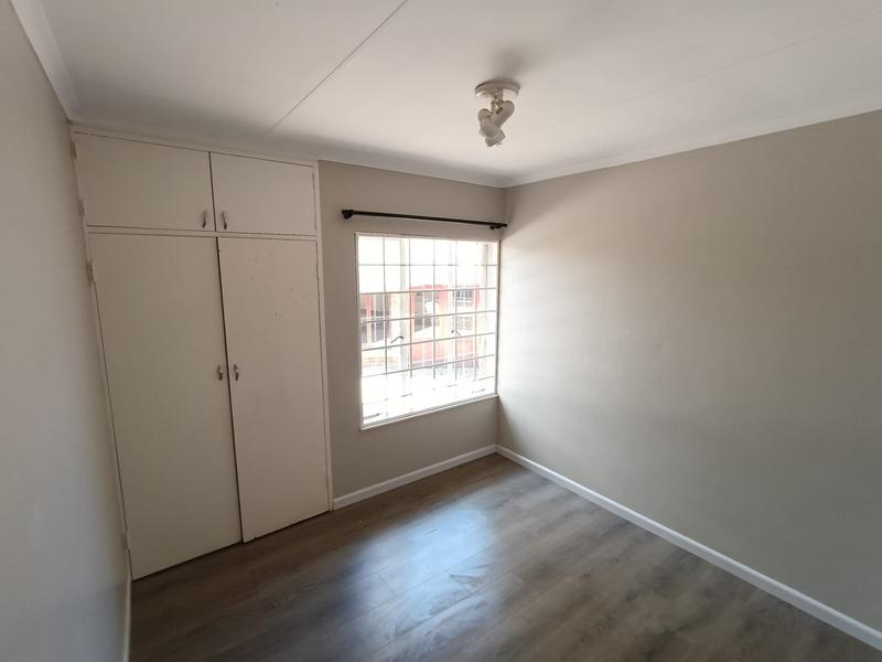 4 Bedroom Property for Sale in Rooihuiskraal Gauteng