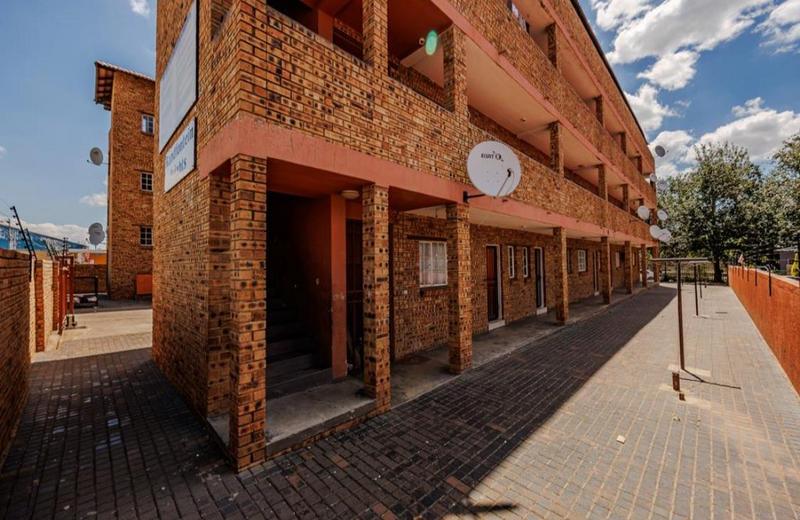 To Let 1 Bedroom Property for Rent in Randfontein Gauteng
