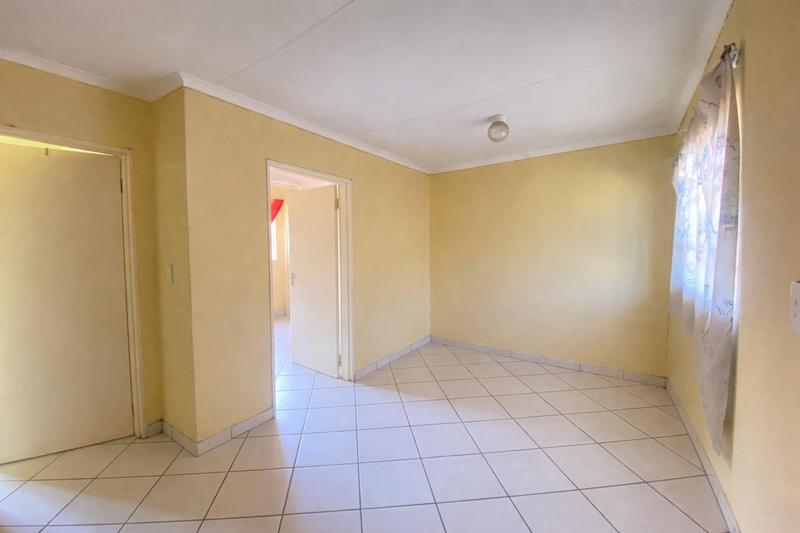 To Let 1 Bedroom Property for Rent in Randfontein Gauteng