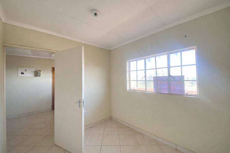 To Let 1 Bedroom Property for Rent in Randfontein Gauteng