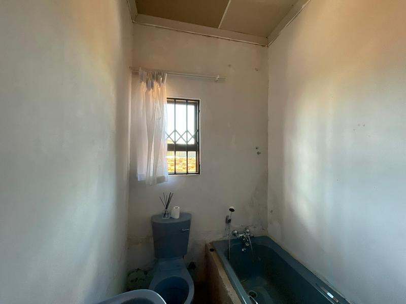 2 Bedroom Property for Sale in Tshepisong Gauteng